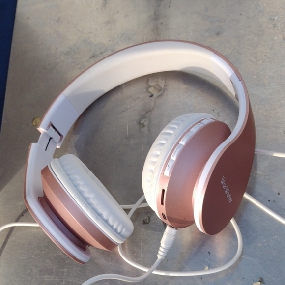 WarWoder Rose Gold Wired Headphones NWOT - Picture 1 of 2